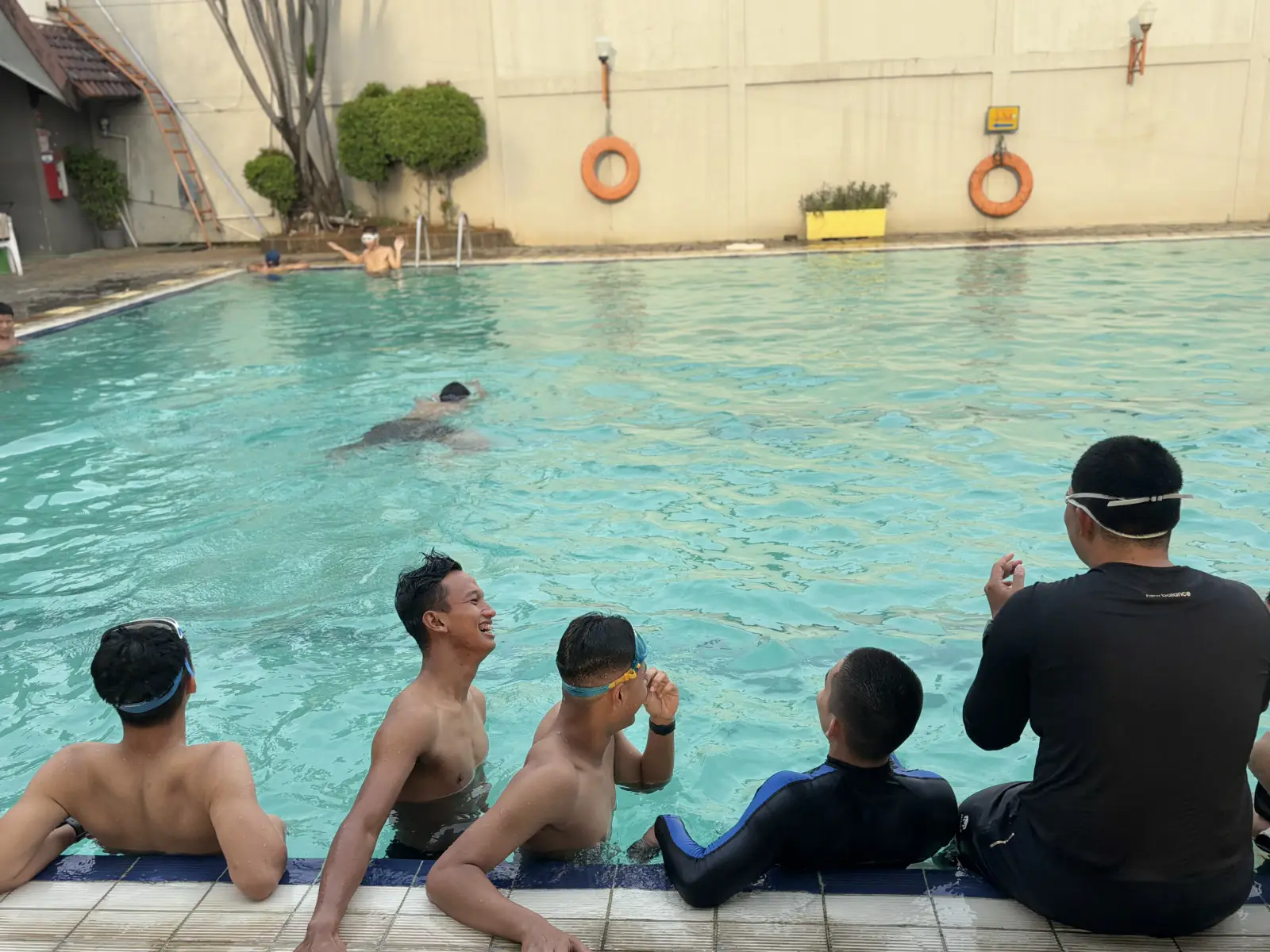 Latihan renang — 12